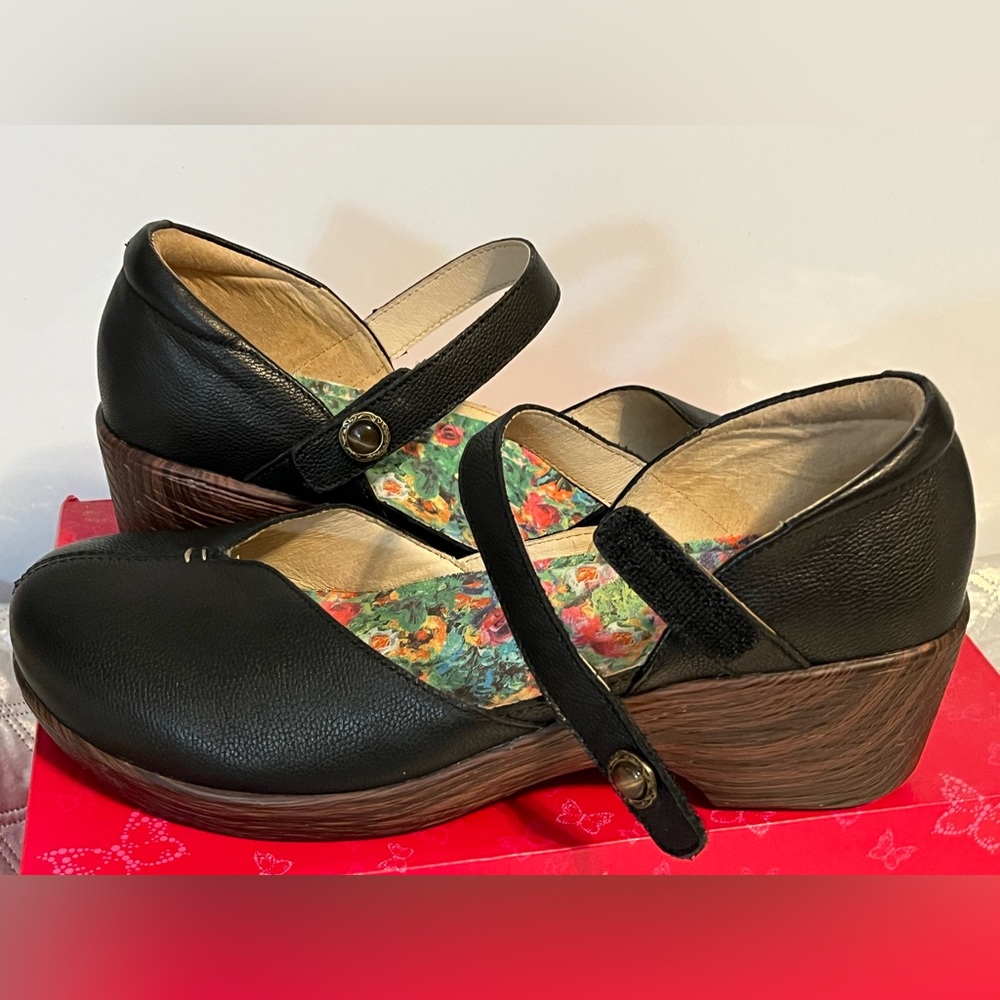 ALEGRIA Black Mary Jane Comfort Clog with Floral Insole - Picture 2 of 12